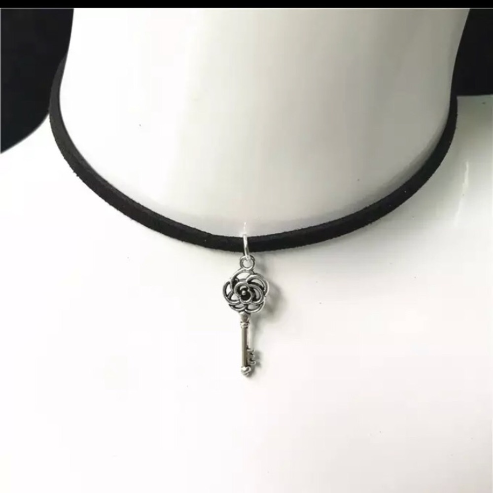 💥💥Black Velvet Vintage Choker 💥💥